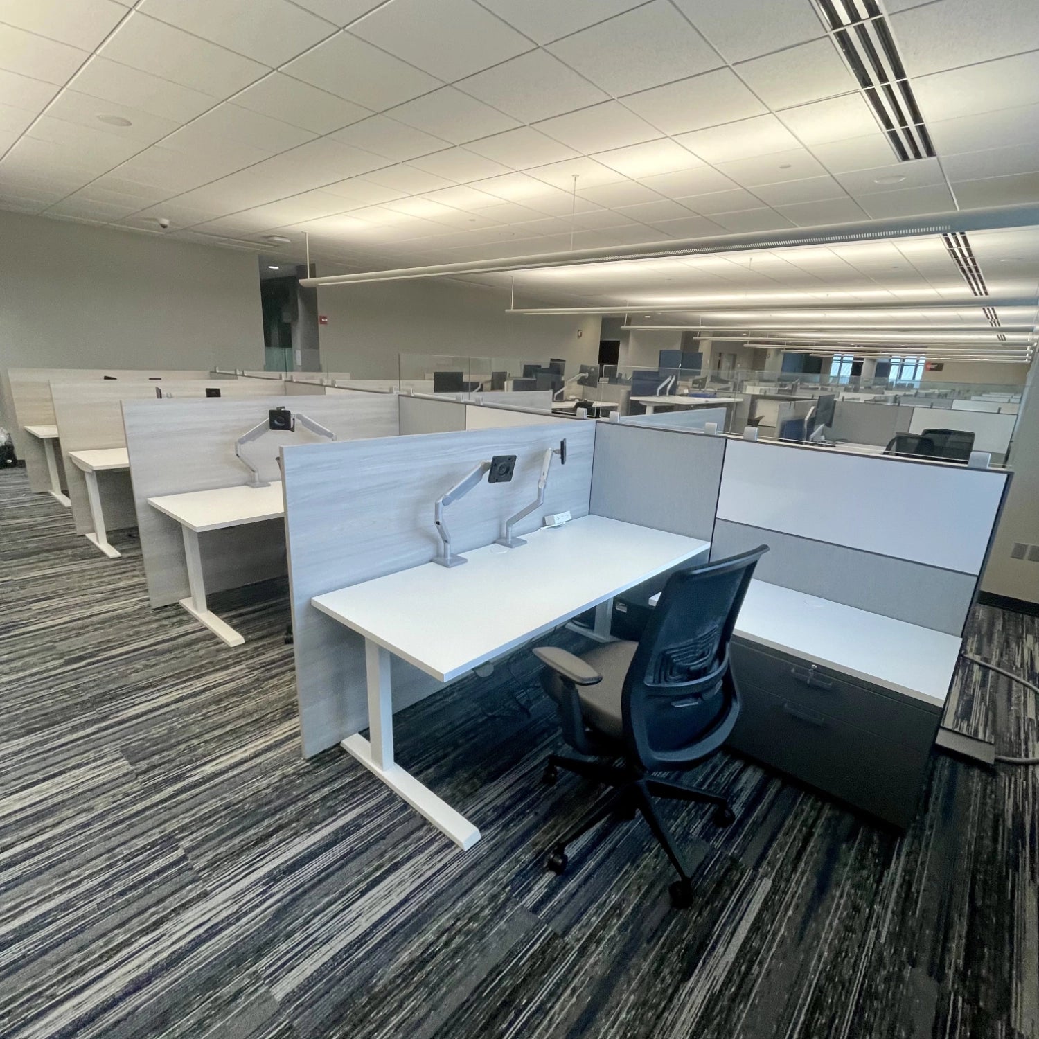 Sit Stand Desk inside of a AIS Matrix Workstation. Kansas City Office Design.