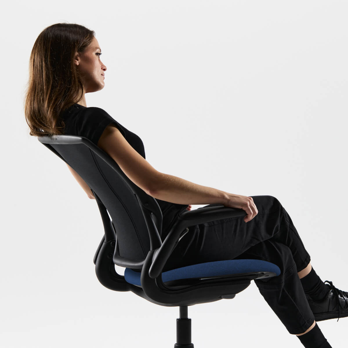 World LM Stool by Humanscale | Ergonomic Counter Stool