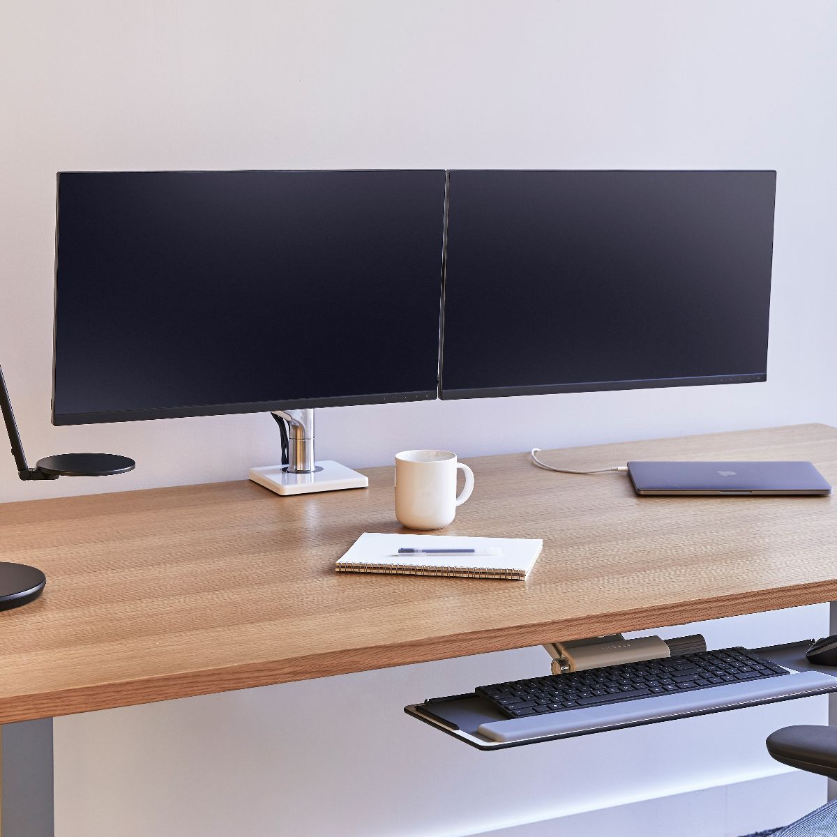 Dual monitor alignment on Humanscale M8.1 ergonomic crossbar arm
